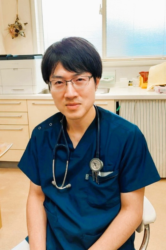 院長の 高桑 功一朗 です。 院長の 高桑 功一朗 です。